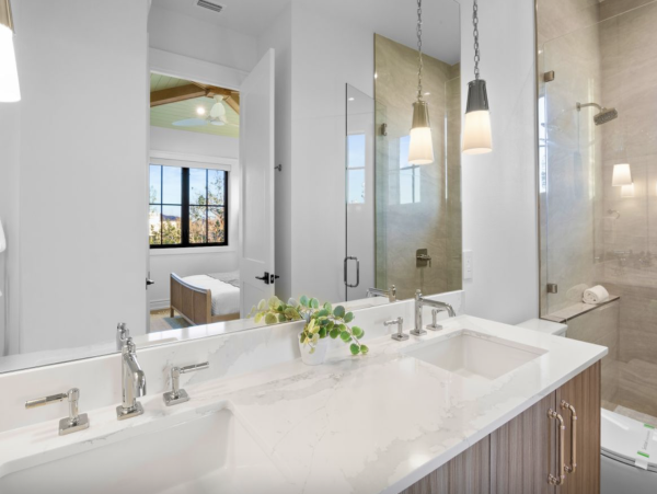 Custom Luxury Home 7 minute walk to beach and South Village